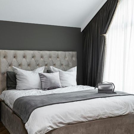 Hotel Ivy Plaza Нью-Делі Екстер'єр фото